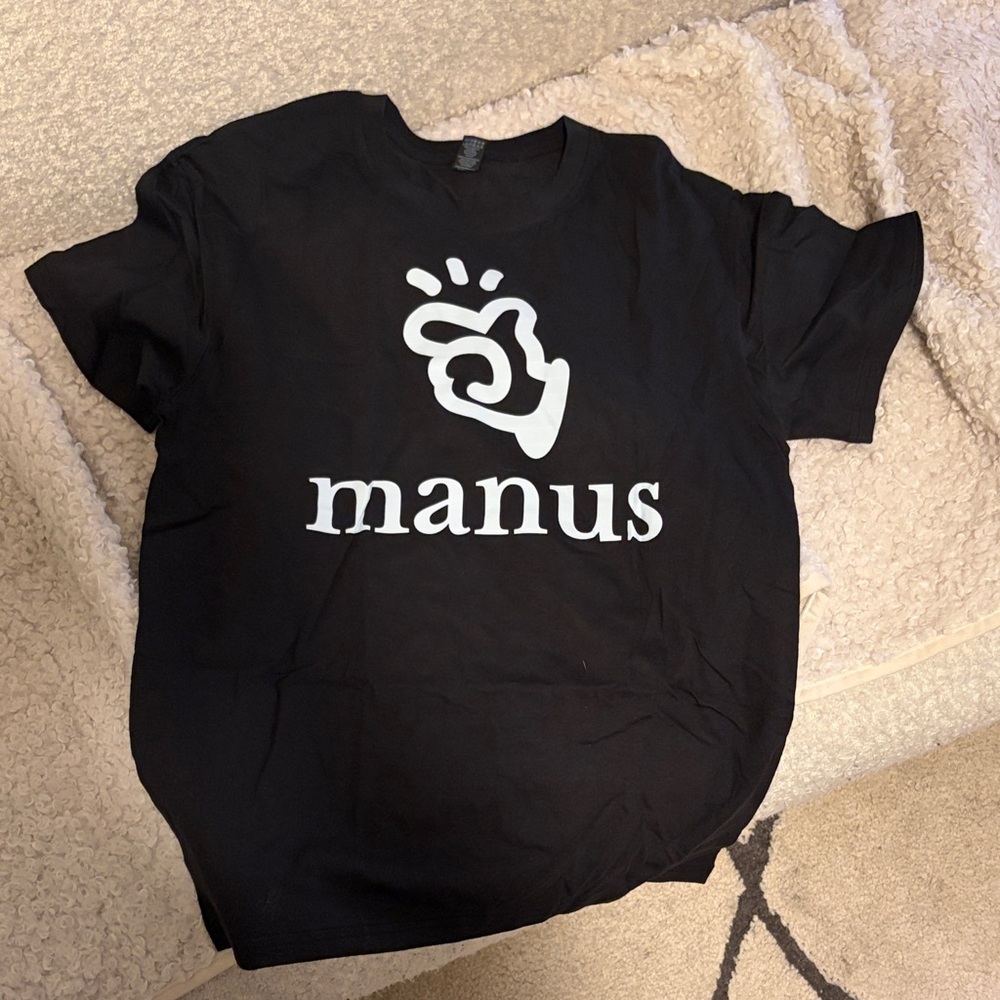 NEW manus Black Graphic Logo Tee M